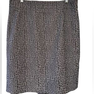 🔥🖤Beautiful Ann Taylor size 14 black/gray animal print skirt.  Gorgeous!